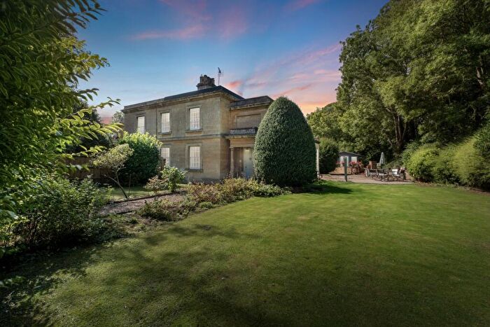 8 Bedroom House For Sale In Northampton Road, Blisworth, Northampton, NN7