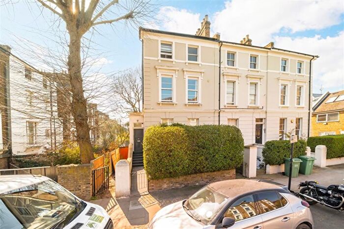 2 Bedroom Flat For Sale In Cantelowes Road, Camden, NW1