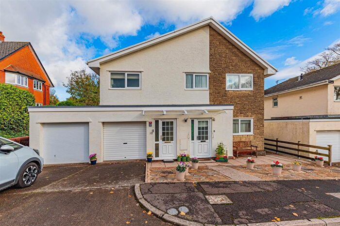 3 Bedroom Maisonette For Sale In Ferny Court, Penylan, Cardiff, CF23