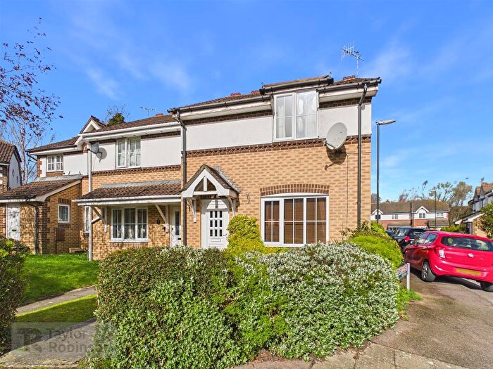 3 Bedroom End Of Terrace House For Sale In Palmer Road, Maidenbower, Crawley, RH10