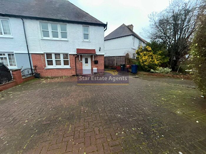 4 Bedroom Property To Rent In Popes Lane, London, W5