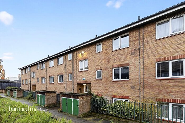 2 Bedroom Flat For Sale In Marlborough Close, London, SE17
