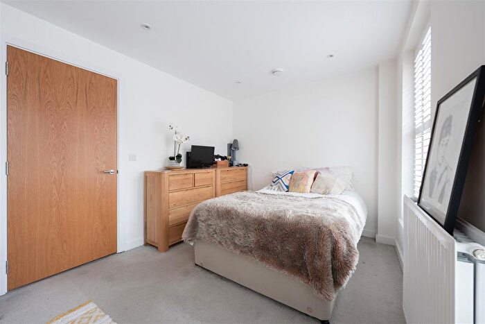 1 Bedroom Flat For Sale In Dalston Lane, London, E8