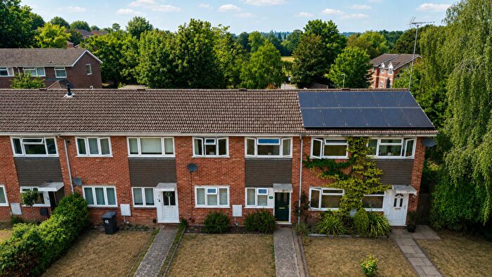 3 Bedroom Terraced House For Sale In Primrose Close, Purley On Thames, Reading, RG8