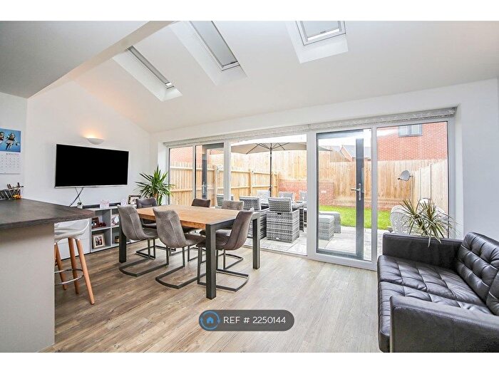 4 Bedroom Semi-Detached House To Rent In Thackeray Drive, Gravesend, DA11