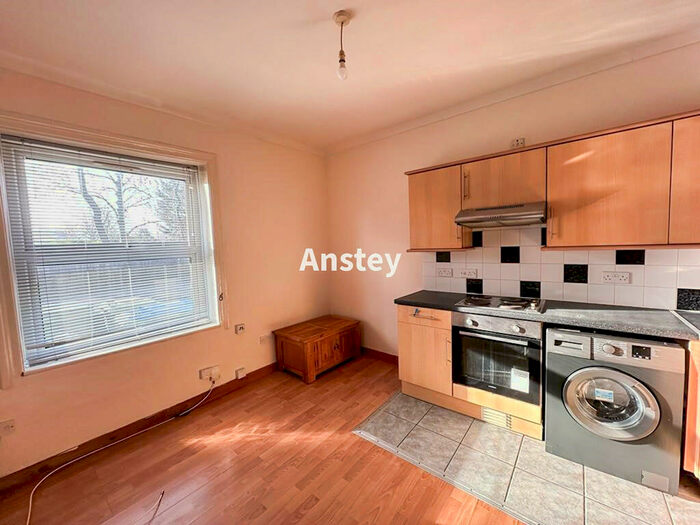 1 Bedroom Flat To Rent In St. Denys Road, Southampton, SO17