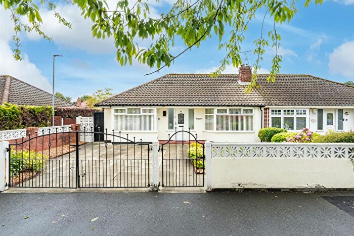 2 Bedroom Semi-Detached Bungalow For Sale In Liverpool Road, Prescot, L34