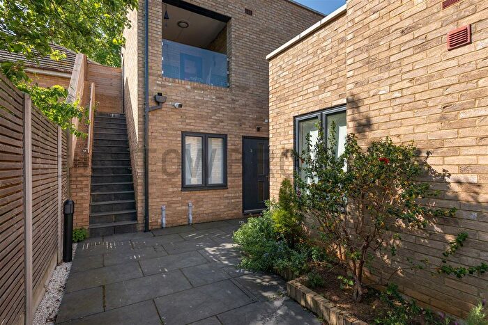 2 Bedroom Flat To Rent In Blue Bell Mews, Chingford, E4