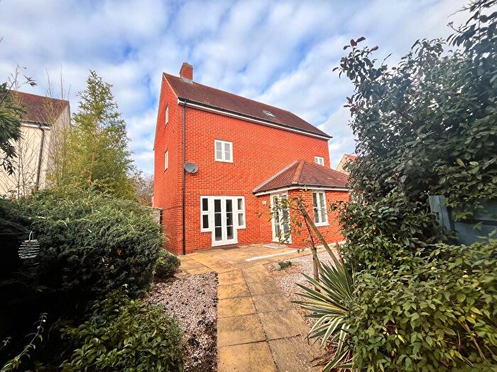 5 Bedroom Detached House To Rent In Small White Path, Aylesbury, Buckinghamshire, HP19