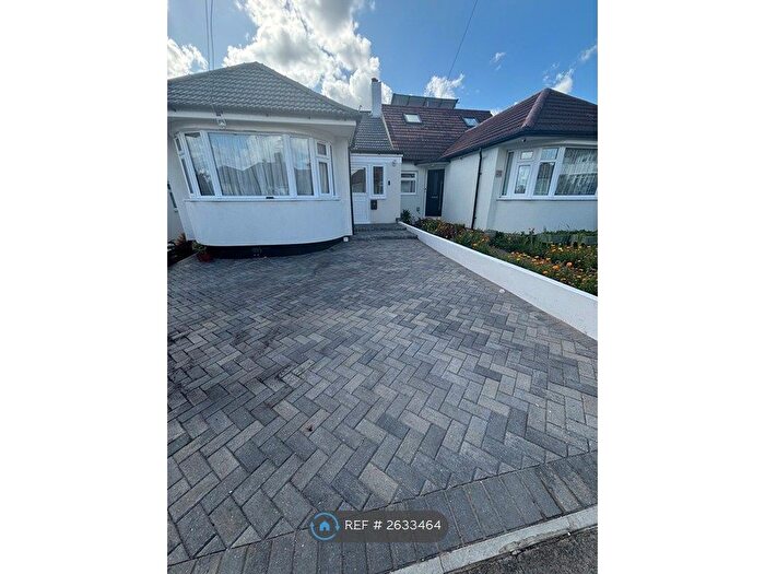 4 Bedroom Bungalow To Rent In Borkwood Way, Orpington, BR6