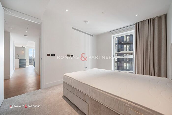 2 Bedroom Flat To Rent In Reflection Apartments, White City Living, W12