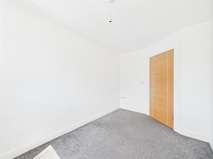 2 Bedroom Apartment For Sale In Grove Road, Wallasey, CH45