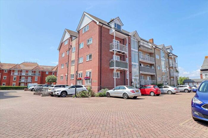 2 Bedroom Apartment For Sale In Ashley Lodge, East Clacton, CO15