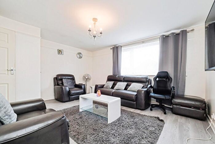 2 Bedroom Flat For Sale In Shirley Road, London, E15