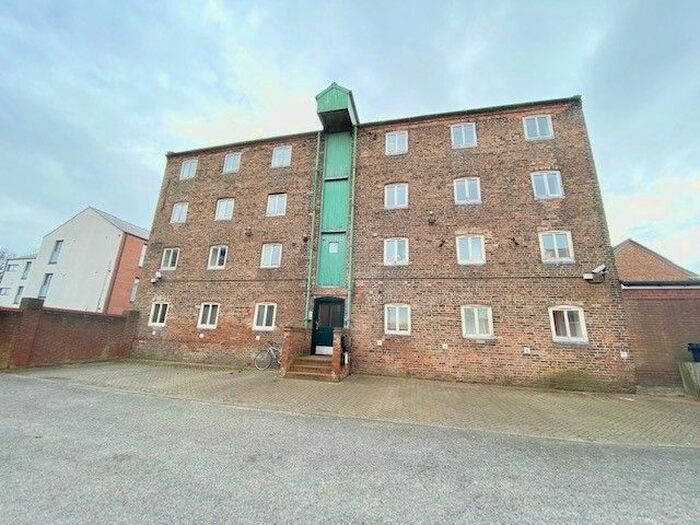 3 Bedroom Flat To Rent In Eastgate, Louth, LN11
