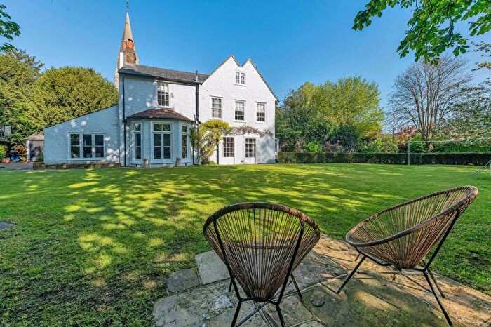 7 Bedroom Character Property For Sale In St Andrews Street, Hertford, SG14
