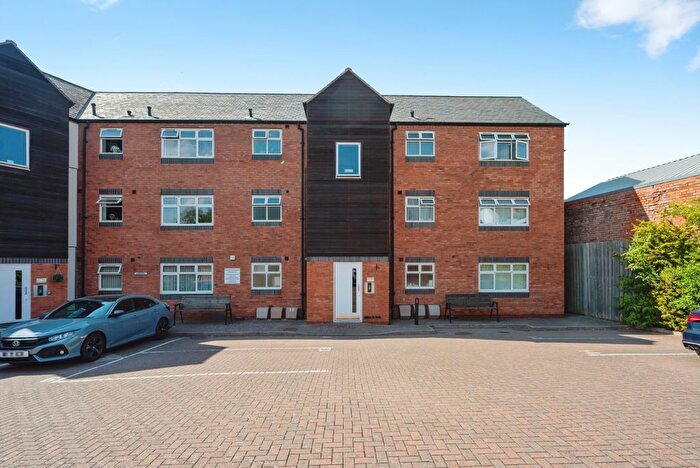 2 Bedroom Flat For Sale In Diglis Road, Worcester, Worcestershire, WR5