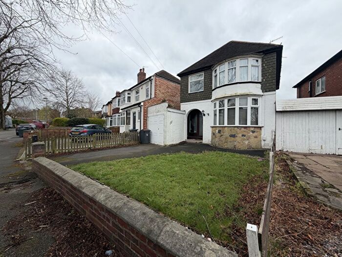 3 Bedroom Detached House For Sale In Mavis Road, Birmingham, B31