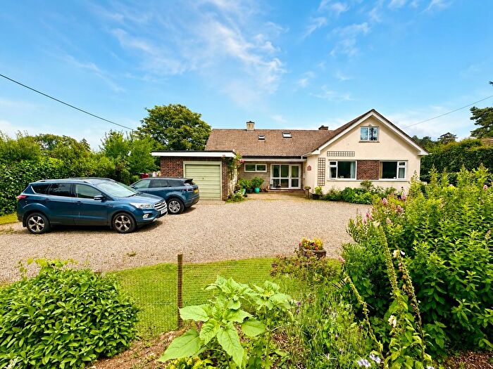 4 Bedroom Detached Bungalow For Sale In ., Chagford, TQ13