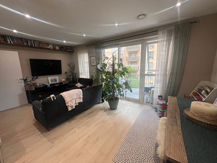 1 Bedroom Flat To Rent In Perryfield Way, London, NW9