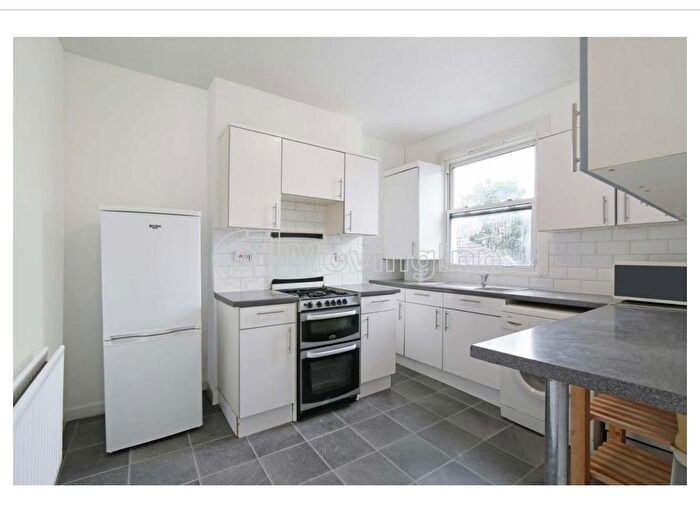1 Bedroom Flat To Rent In Kirkwood Road, Nunhead, London, SE15
