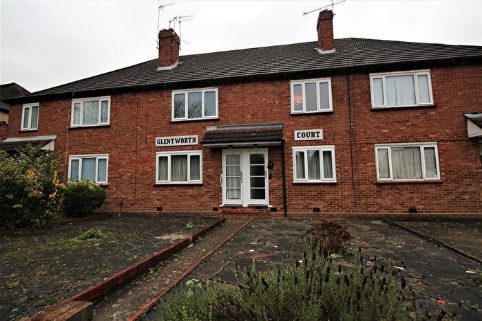 2 Bedroom Flat To Rent In Stonegrove, Edgware, HA8