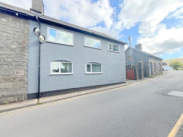 4 Bedroom Semi-Detached House For Sale In South Street, Rhayader, LD6