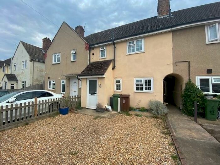3 Bedroom Terraced House To Rent In Eaton Road, Aylesbury, HP21