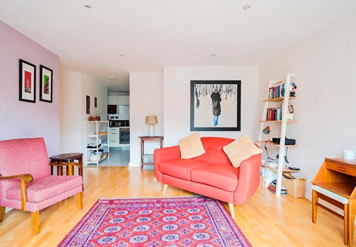 2 Bedroom Flat To Rent In Fairfield Road, E3