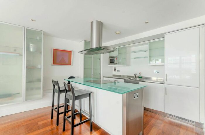 1 Bedroom Flat For Sale In Harlequin Court, Covent Garden, London, WC2E