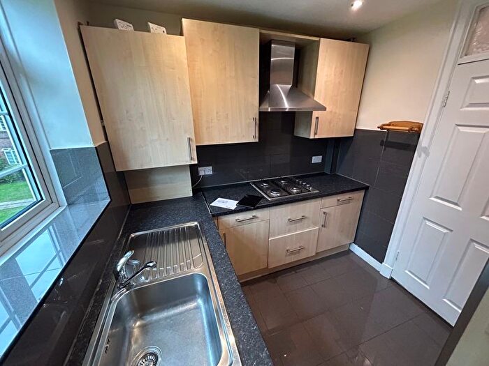 3 Bedroom Flat To Rent In Argyle Road, London, W13