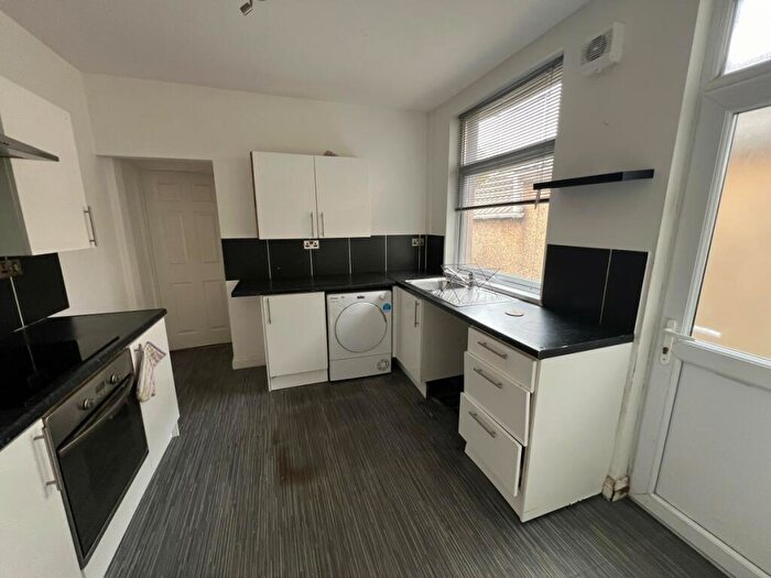 3 Bedroom Terraced House For Sale In Graigwen Road Porth - Porth, CF39