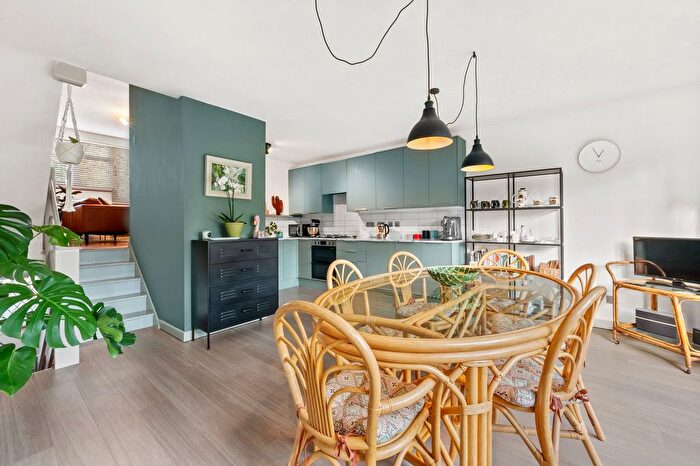 3 Bedroom Terraced House For Sale In Ridgemount, Weybridge, KT13