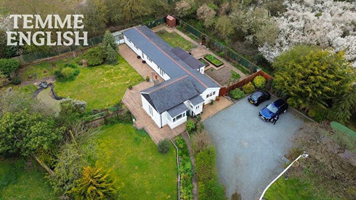 3 Bedroom Detached Bungalow For Sale In Hawk Lane, Battlesbridge, SS11