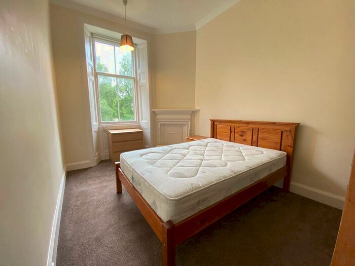 4 Bedroom Flat To Rent In Strathfillan Road, Marchmont, Edinburgh, EH9