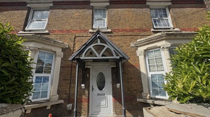 7 Bedroom Semi-Detached House To Rent In St. Marys Road, Strood, Rochester, Kent, ME2