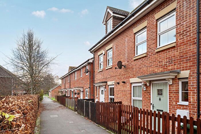 3 Bedroom Town House For Sale In Kennet Heath, Thatcham, RG19