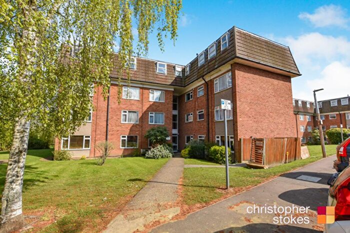 2 Bedroom Apartment To Rent In Lambs Close, Cuffley, Potters Bar, Hertfordshire, EN6