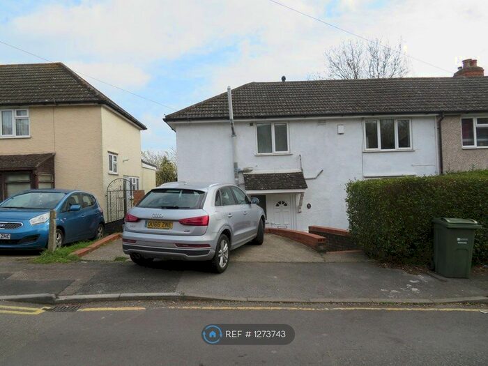 6 Bedroom Semi-Detached House To Rent In The Oval, Guildford GU2