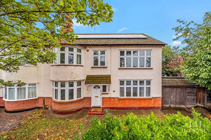 4 Bedroom Semi Detached House For Sale In Hazelmere Gardens, Hornchurch, RM11