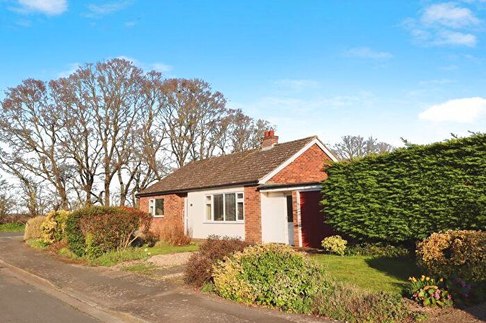 2 Bedroom Bungalow For Sale In Rye Close, Brightlingsea, Colchester, CO7