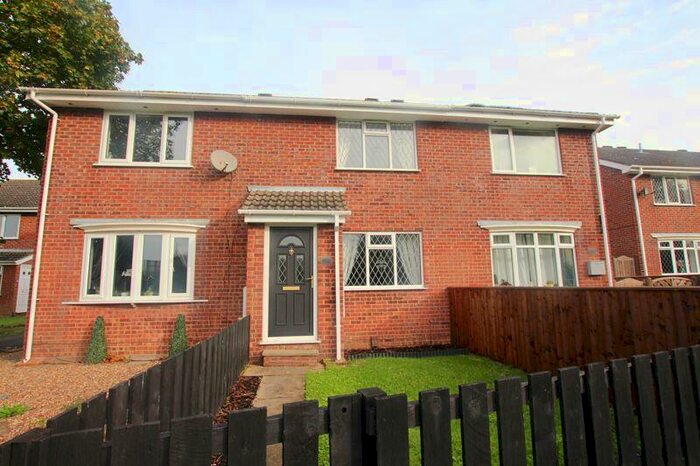 2 Bedroom Detached House To Rent In Aire Close, Immingham, DN40