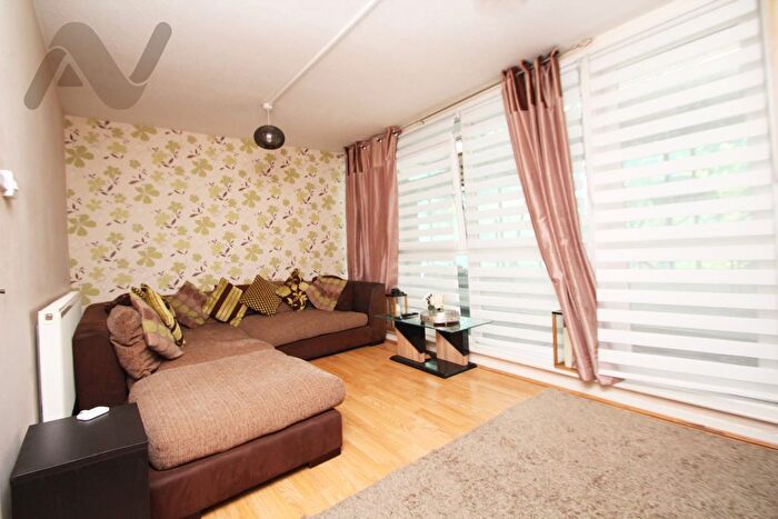 2 Bedroom Maisonette To Rent In Hornsey Road, London, N7