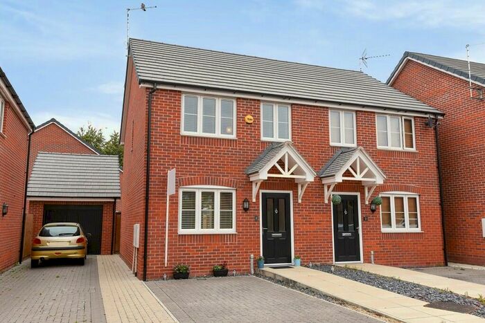 2 Bedroom Semi-Detached House To Rent In Victoria Drive, Rushden, Northamptonshire, NN10