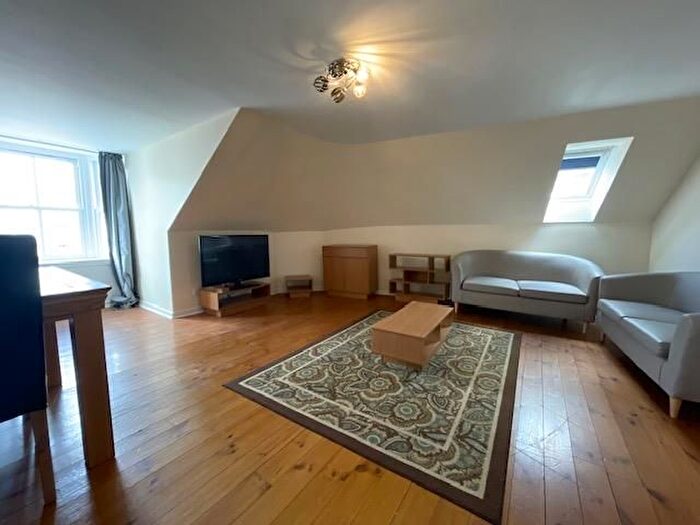 2 Bedroom Flat To Rent In Union Street, Aberdeen, AB11