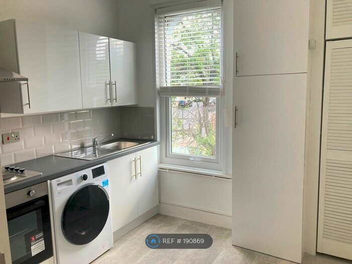 2 Bedroom Flat To Rent In Parchmore Road, Thornton Heath, CR7