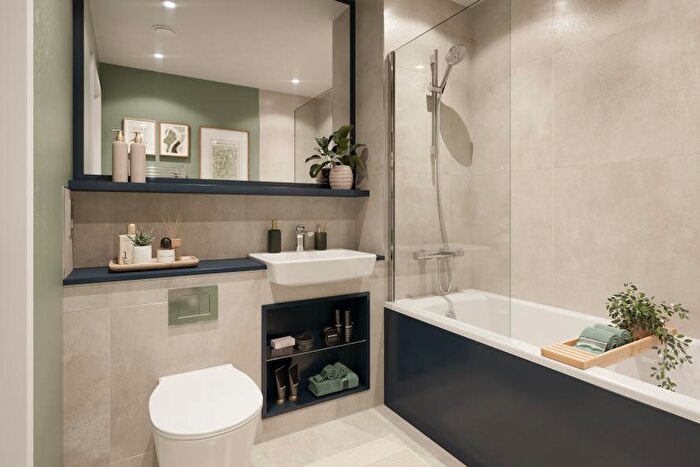 3 Bedroom Apartment For Sale In Canalside Quarter, Oxford, Oxfordshire, OX2