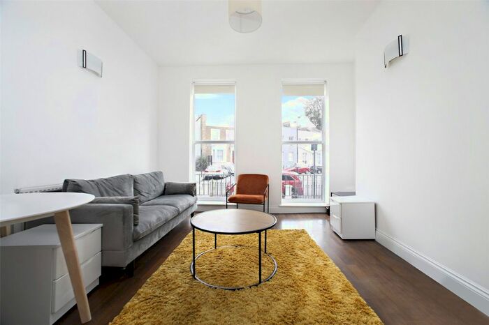 3 Bedroom Flat To Rent In Richmond Way, London, W12