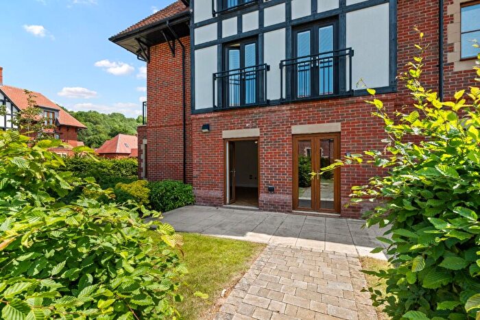 2 Bedroom Retirement Property For Sale In Woodland Drive, Great Alne Park, Alcester, Warwickshire, B49