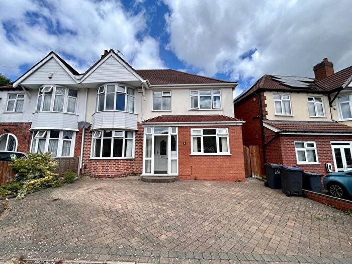 5 Bedroom House To Rent In Warren Hill Road, Kingstanding, B44